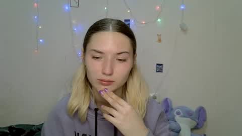 Snapshot of _kikiclark_ chatting on September 14, 8:41 pm _kikiclark_ online show from September 14, 8:41 pm