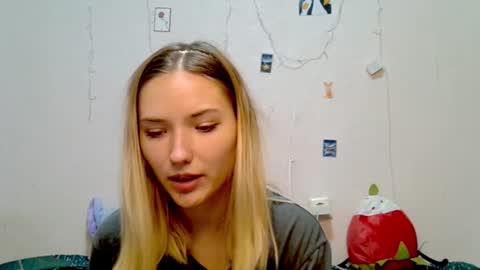 Snapshot of _kikiclark_ chatting on September 18, 8:33 pm _kikiclark_ online show from September 18, 8:33 pm
