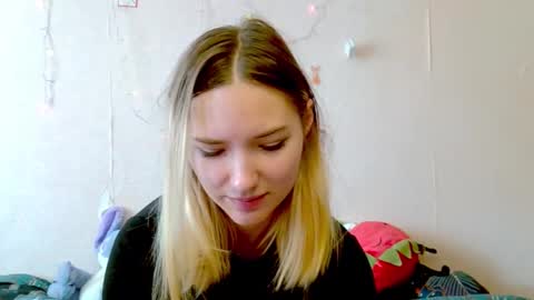 Snapshot of _kikiclark_ chatting on September 19, 9:11 am _kikiclark_ online show from September 19, 9:11 am