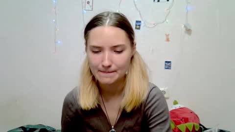 Snapshot of _kikiclark_ chatting on September 20, 8:43 pm _kikiclark_ online show from September 20, 8:43 pm