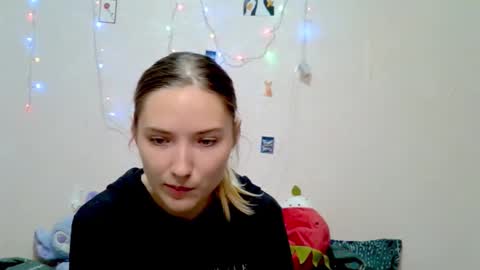 Snapshot of _kikiclark_ chatting on September 21, 8:21 pm _kikiclark_ online show from September 21, 8:21 pm