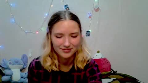 Snapshot of _kikiclark_ chatting on October 3, 8:50 pm _kikiclark_ online show from October 3, 8:50 pm