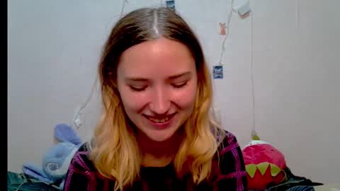 Snapshot of _kikiclark_ chatting on October 4, 9:02 pm _kikiclark_ online show from October 4, 9:02 pm