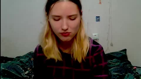 Snapshot of _kikiclark_ chatting on October 5, 9:13 pm _kikiclark_ online show from October 5, 9:13 pm