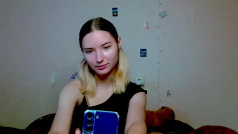 Snapshot of _kikiclark_ chatting on October 9, 12:03 pm _kikiclark_ online show from October 9, 12:03 pm