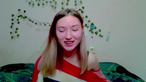 _kikiclark_ online show from November 26, 7:37 pm