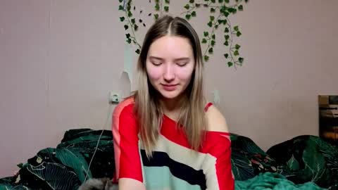 _kikiclark_ online show from December 20, 9:38 am