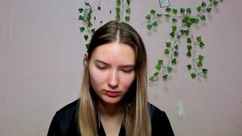 _kikiclark_ online show from December 21, 9:16 am