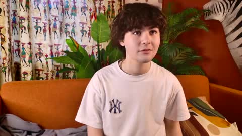 Snapshot of _killua_freecss chatting on April 16, 2:40 pm killua online show from April 16, 2:40 pm