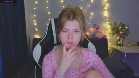 Molly   Emily online show from February 4, 6:08 am