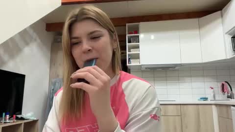 Molly   Emily online show from March 25, 5:52 pm