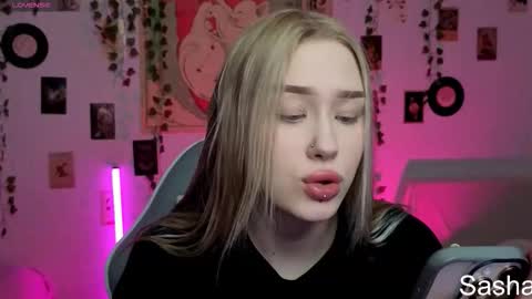 _kitekat_ online show from November 20, 10:04 am