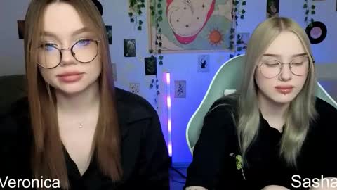 _kitekat_ online show from January 16, 6:01 pm