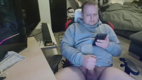 _kitsu_ online show from December 17, 3:51 pm