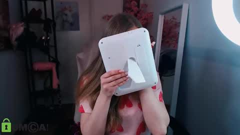 Snapshot of _kittyboo chatting on March 10, 8:48 am Aleksa online show from March 10, 8:48 am