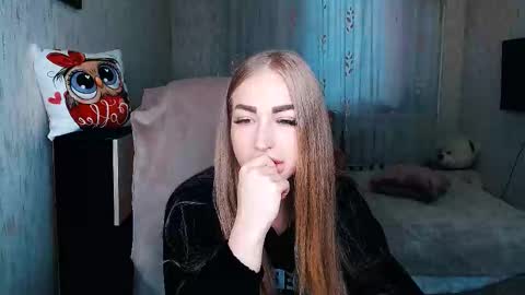 Snapshot of _kittyboo chatting on September 21, 2:19 pm Aleksa online show from September 21, 2:19 pm