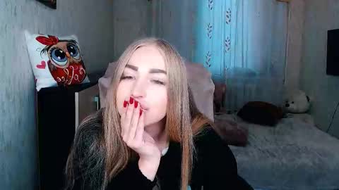Snapshot of _kittyboo chatting on September 25, 11:14 am Aleksa online show from September 25, 11:14 am