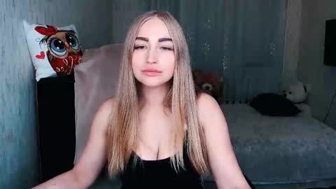 Snapshot of _kittyboo chatting on October 7, 7:00 pm Aleksa online show from October 7, 7:00 pm
