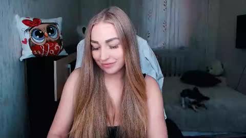 Snapshot of _kittyboo chatting on October 21, 6:58 am Aleksa online show from October 21, 6:58 am