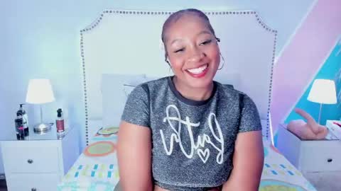 Snapshot of _krystal_cambell chatting on May 9, 8:03 pm _krystal_cambell online show from May 9, 8:03 pm