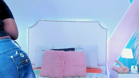 Snapshot of _krystal_cambell chatting on May 10, 12:32 pm _krystal_cambell online show from May 10, 12:32 pm