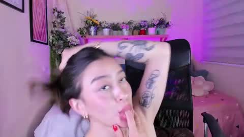Kylie online show from June 27, 7:08 pm