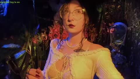 Snapshot of _lady_luna_ chatting on May 11, 10:40 pm Lady Luna online show from May 11, 10:40 pm