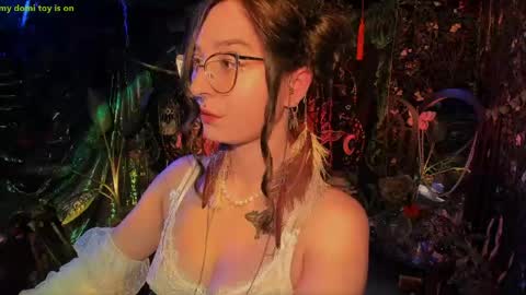 Snapshot of _lady_luna_ chatting on May 15, 10:06 pm Lady Luna online show from May 15, 10:06 pm