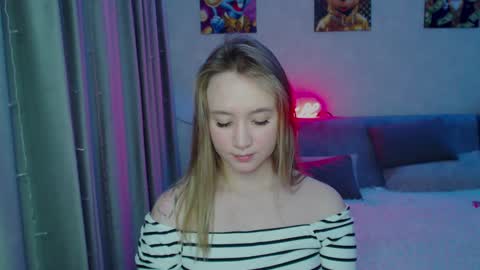 _lalune_ online show from December 27, 11:31 pm