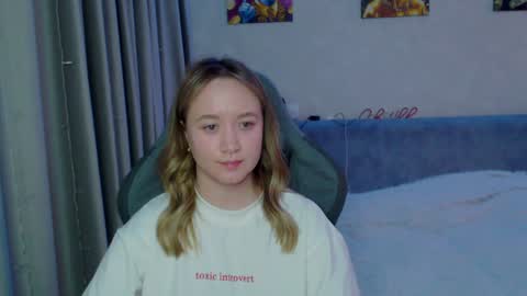 _lalune_ online show from January 25, 3:19 am