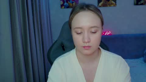 _lalune_ online show from January 31, 12:28 am