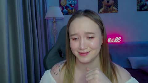 _lalune_ online show from February 17, 5:21 pm