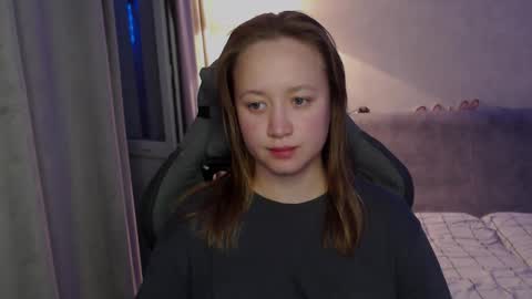 _lalune_ online show from September 21, 5:58 pm