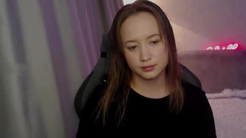 _lalune_ online show from September 25, 11:14 am