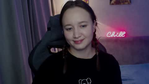 _lalune_ online show from October 14, 2:51 pm