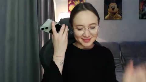 _lalune_ online show from January 14, 2:01 pm