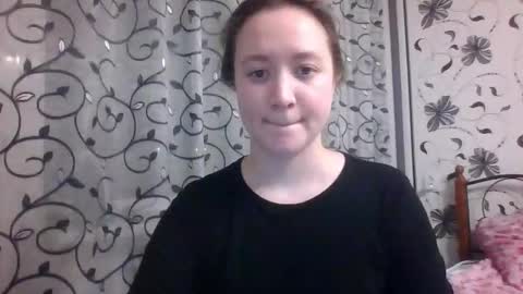 _lalune_ online show from February 15, 6:48 pm