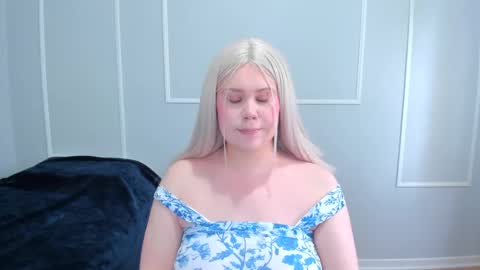 Snapshot of _leana_oo chatting on October 23, 6:39 pm leana online show from October 23, 6:39 pm