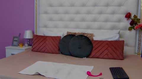 Lena Paul online show from January 28, 6:49 pm