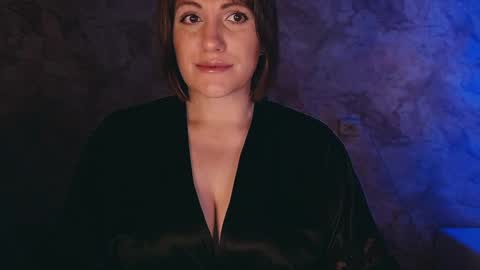 Snapshot of _letty_ chatting on December 6, 8:40 pm Letty online show from December 6, 8:40 pm