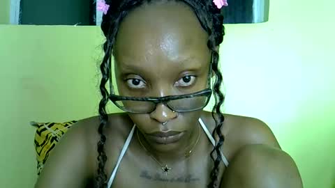 Snapshot of _lexysky23 chatting on February 21, 12:22 am LexySky online show from February 21, 12:22 am