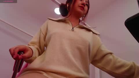   linrose   online show from February 21, 6:42 pm