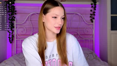 Snapshot of _lisaalisa_ chatting on January 5, 1:15 pm Alice online show from January 5, 1:15 pm