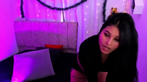 Ivy 3 online show from December 27, 7:03 pm