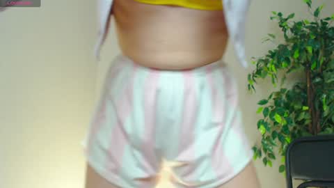 Snapshot of _little_misss chatting on December 12, 3:16 pm Mila online show from December 12, 3:16 pm