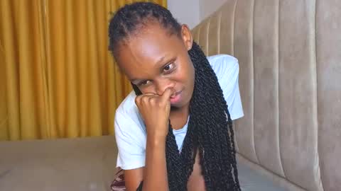 Littlevenus online show from November 15, 1:40 pm