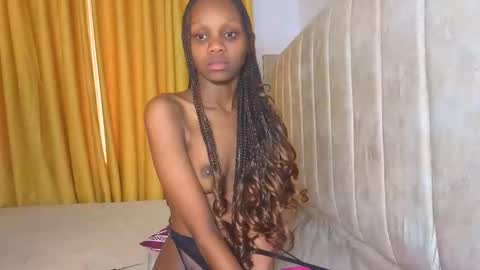 Littlevenus online show from November 19, 11:43 am