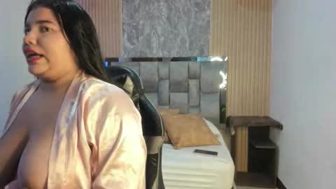 _liv__ online show from February 28, 9:16 pm