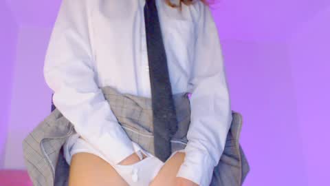 Snapshot of _lloou_ chatting on December 13, 5:16 am Sofia 3 online show from December 13, 5:16 am