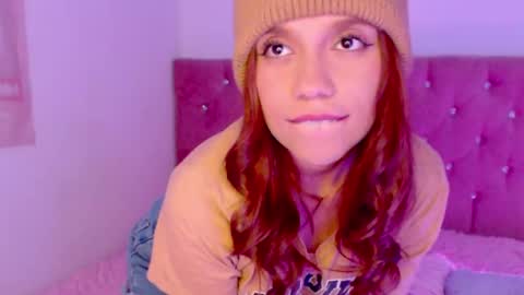 Snapshot of _lloou_ chatting on February 17, 11:42 pm Sofia 3 online show from February 17, 11:42 pm